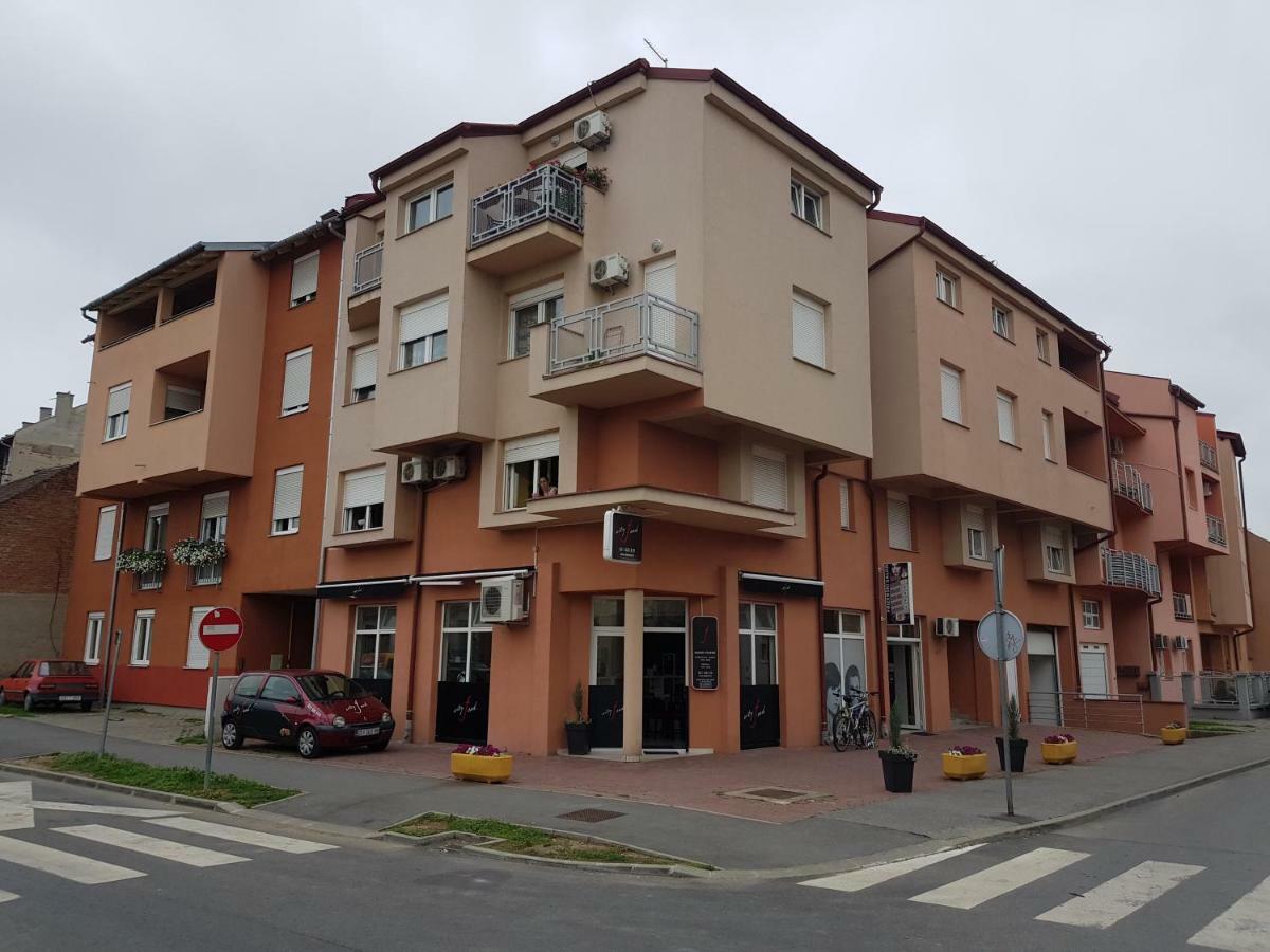 City Inn Apartment Osijek Eksteriør billede
